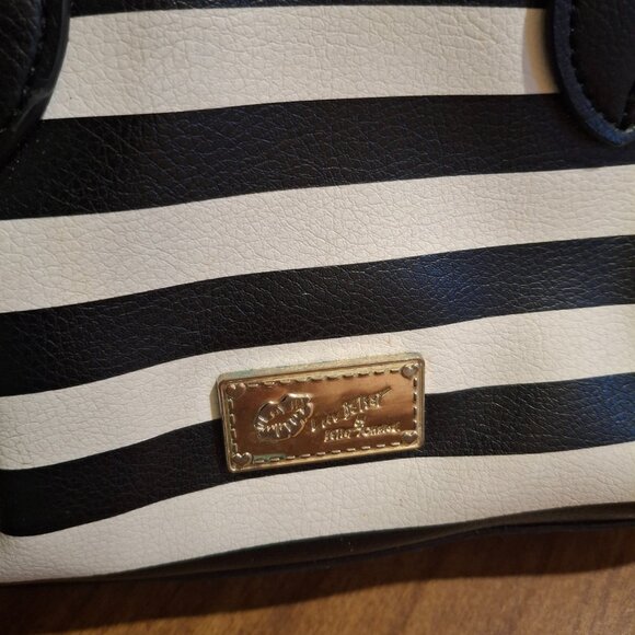 Betsey Johnson Mini Cat Crossbody Purse - Picture 3 of 6